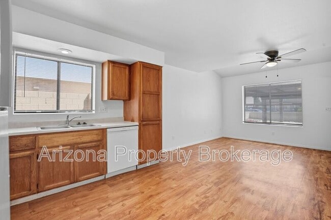 Building Photo - 6144 E Glencove St