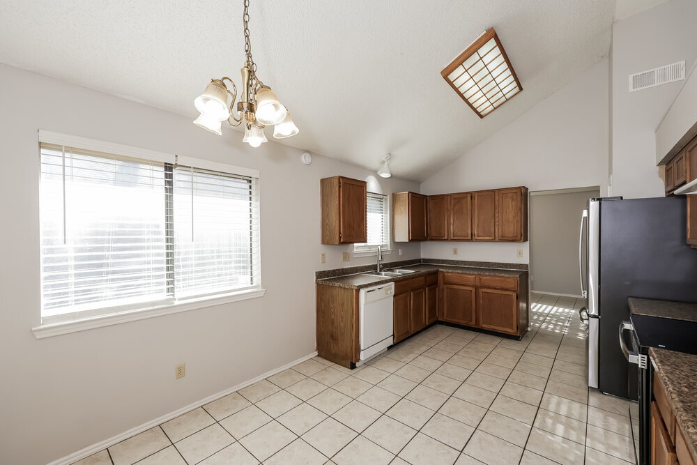Building Photo - 3309 Creekwood Ln