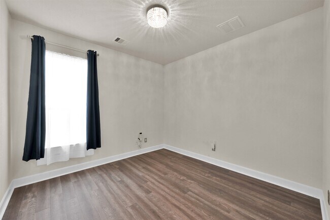 Building Photo - 3929 Eagle Nest Lake Ln