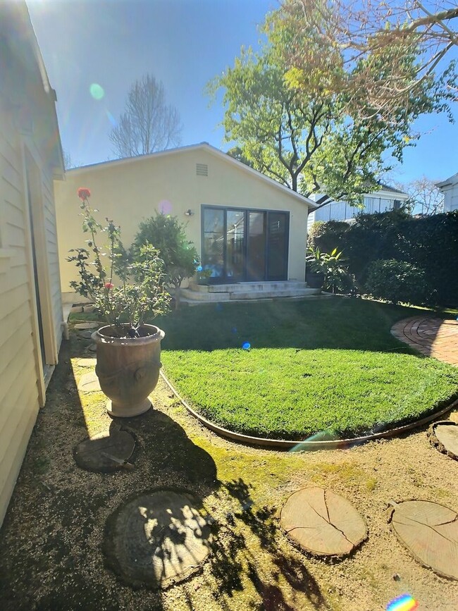 Building Photo - Charming Willow Glen Home- 2 bed / 2 bath