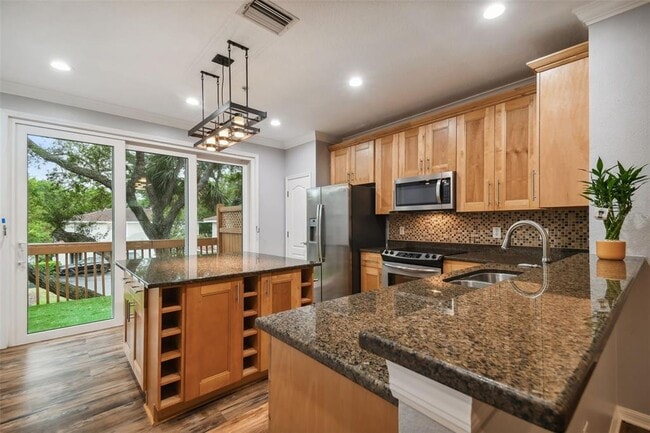 Building Photo - 3183 Bayshore Oaks Dr