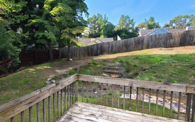 Building Photo - 736 Jamie Way NE