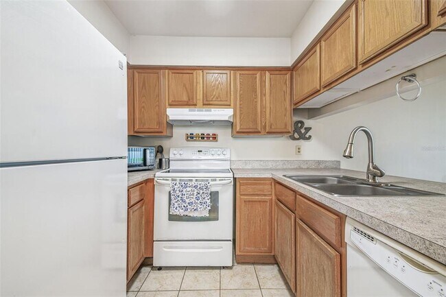 Building Photo - 5238 Sunridge Palms Dr