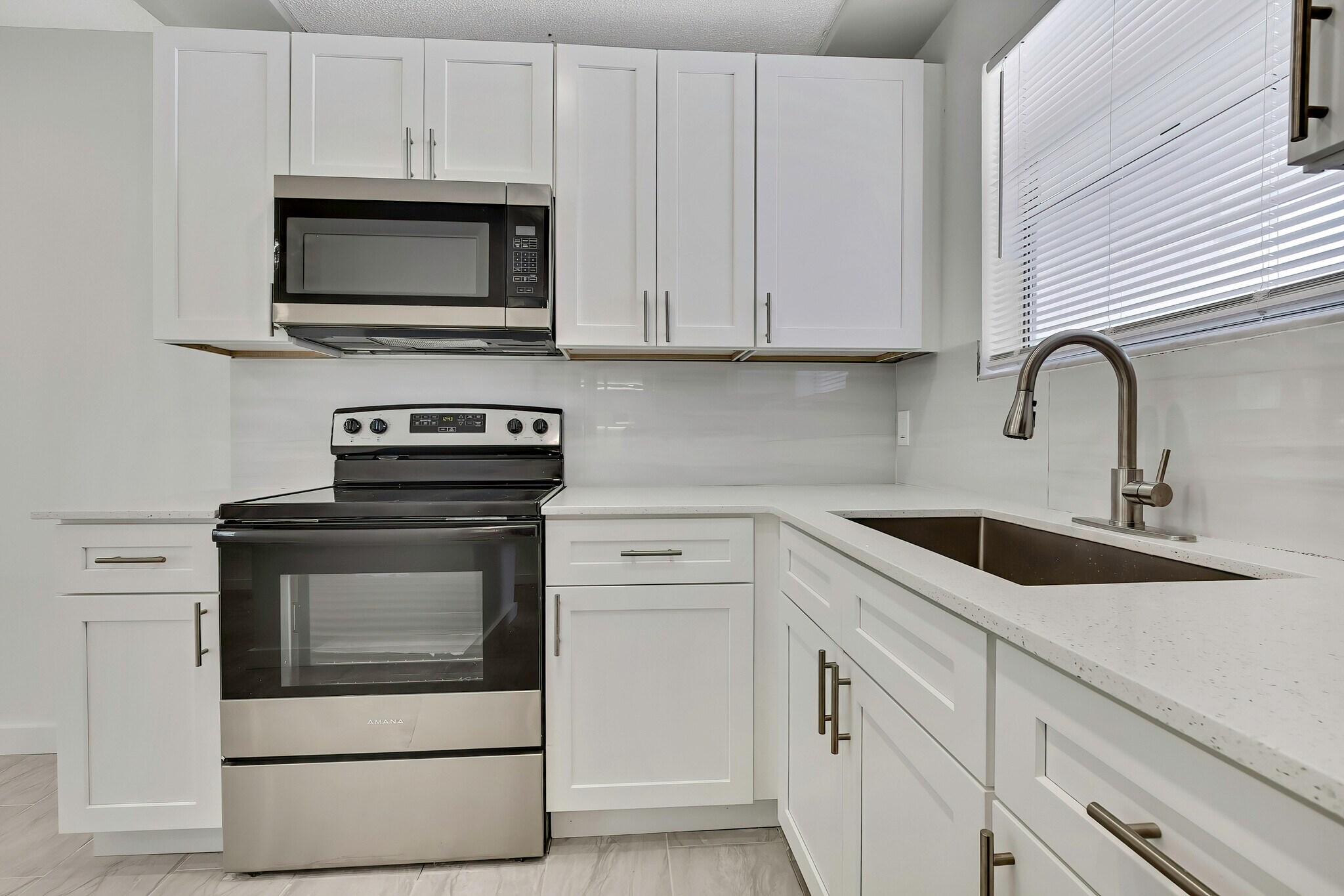 Building Photo - 10981 W Tidewater Cir