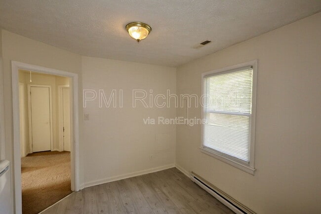 Building Photo - 204 North Juniper Ave