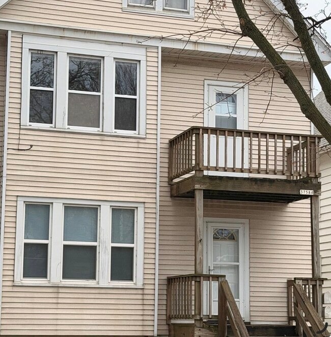 Building Photo - 3758 E Edgerton Ave