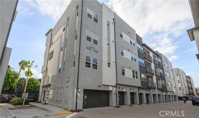 Building Photo - 1322 S Urbana St