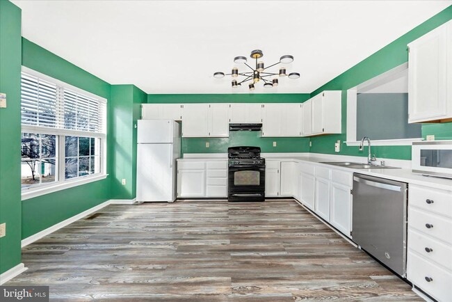 Building Photo - 7130 Oberlin Cir