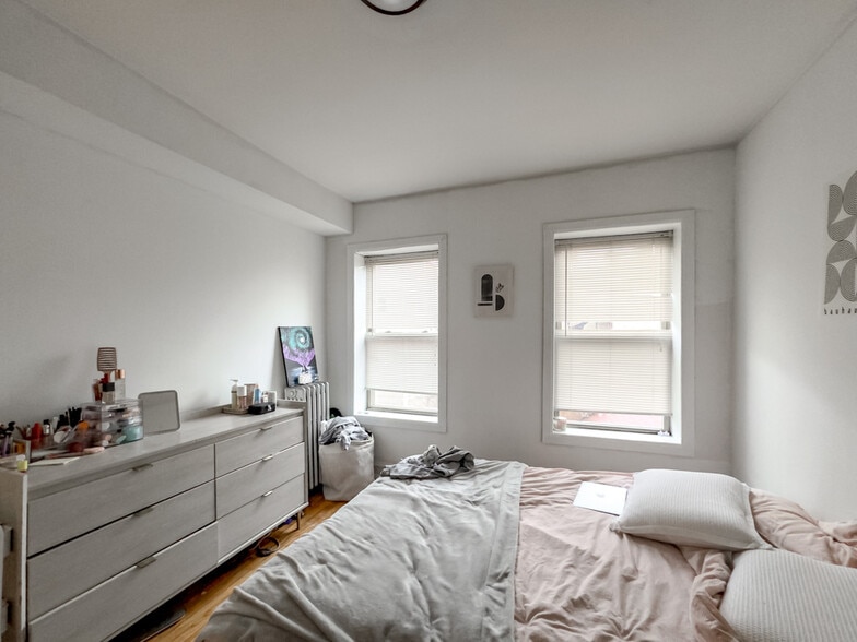 Building Photo - 2019 N Humboldt Blvd