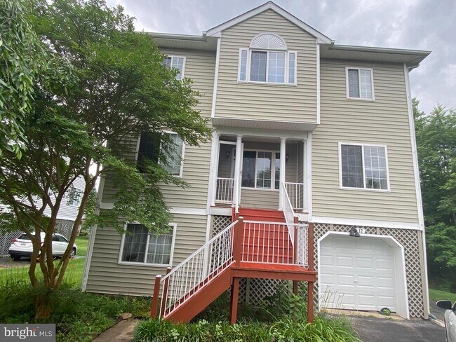 Building Photo - 17 Hidden Cove Ct