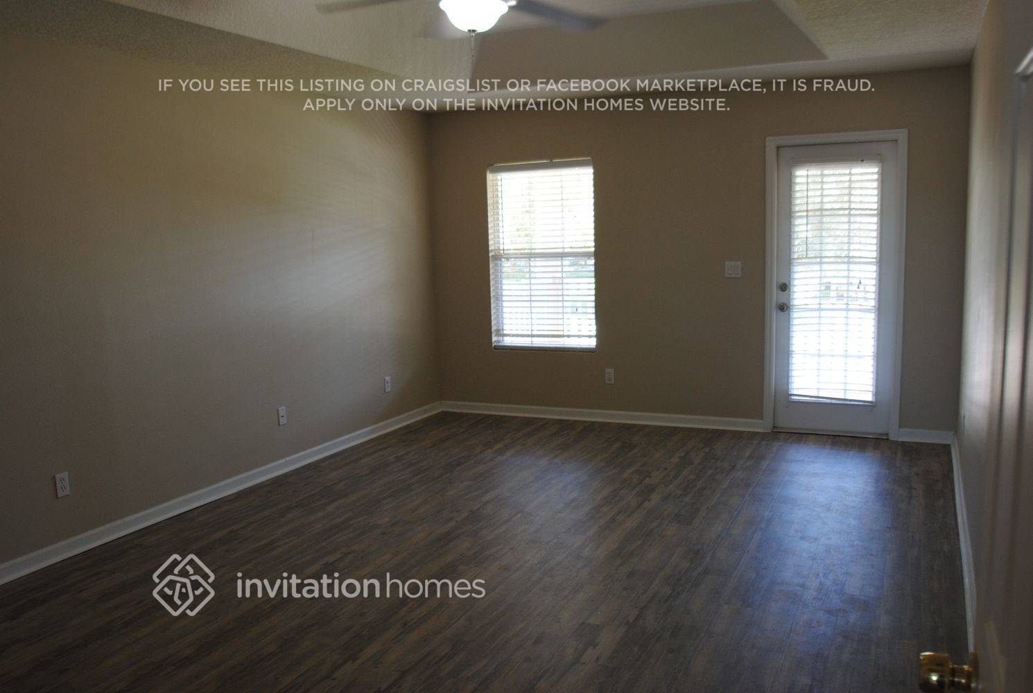 Building Photo - 13543 Via Roma Cir