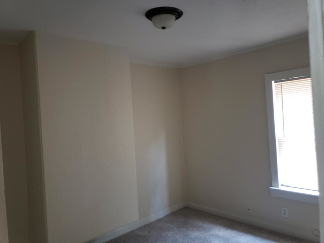 Building Photo - 1307 Josephine St