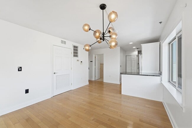 Building Photo - 5509 Madison St