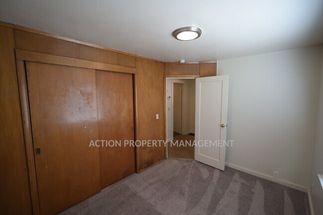 Building Photo - 3 bed 1 bath home in Port Angeles