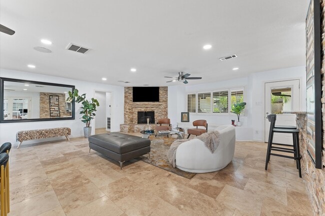 Building Photo - 5511 Queensloch Dr