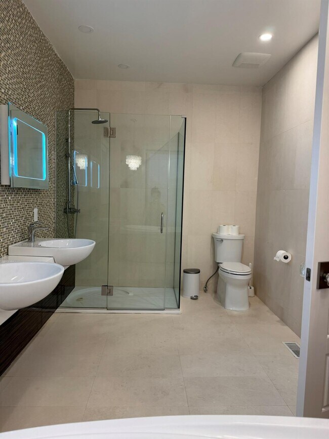 Building Photo - 470 Oceanfront