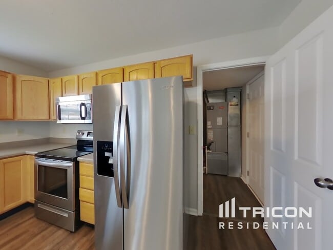 Building Photo - 9710 Treyburn Green Way