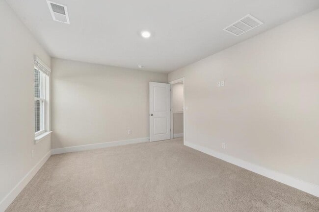 Building Photo - 226 Munsee Cir