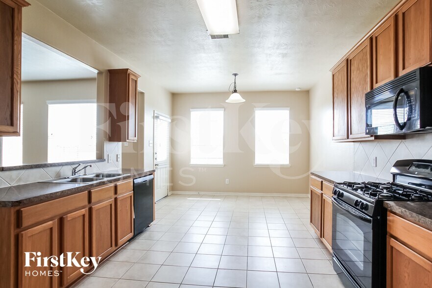 Building Photo - 4722 Shale Dr