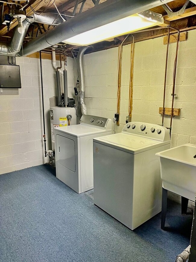 Building Photo - 8430 Fathom Dr