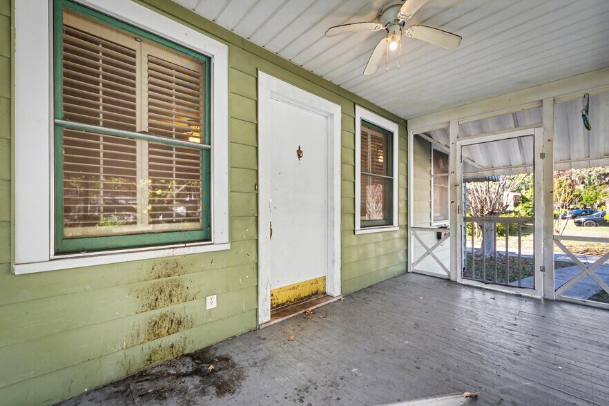 Building Photo - 2652 Merwyn Rd