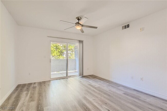 Building Photo - 7255 W Sunset Rd