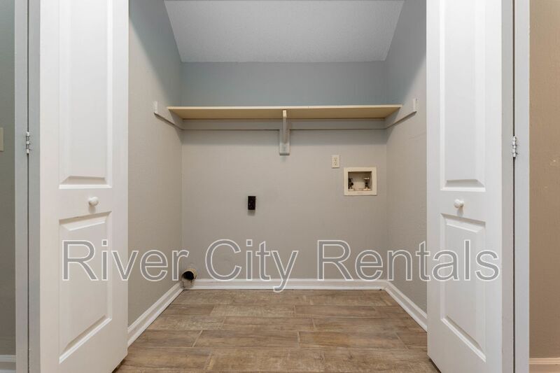 Building Photo - 2443 N Seabury Pl