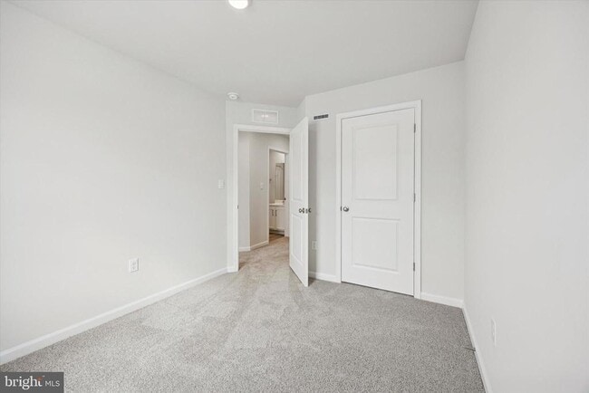 Building Photo - 163 Sandy Rdg Rd