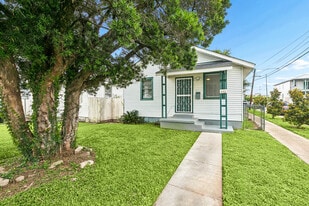 Exterior - 440 Wagner St