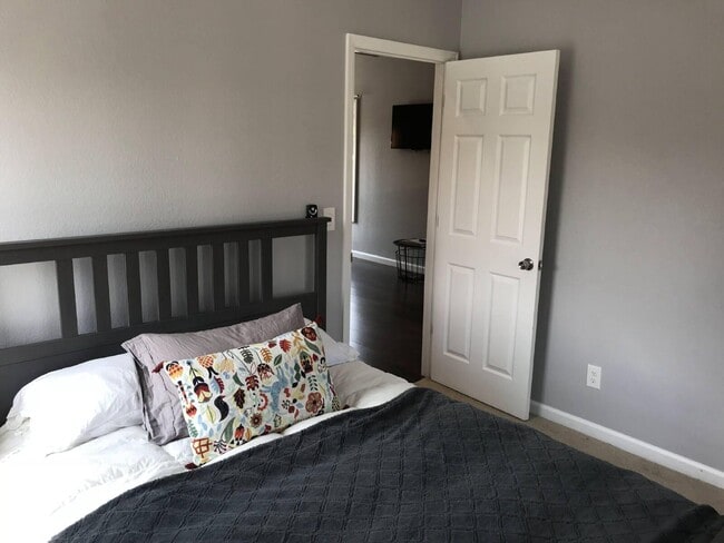 Building Photo - 1652 N Gaylord St