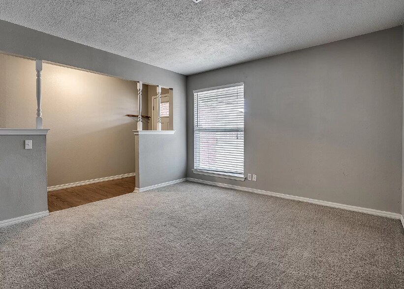 Building Photo - 332 Collier Dr