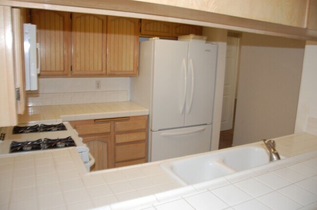 Building Photo - Two Bedroom Goleta Condo