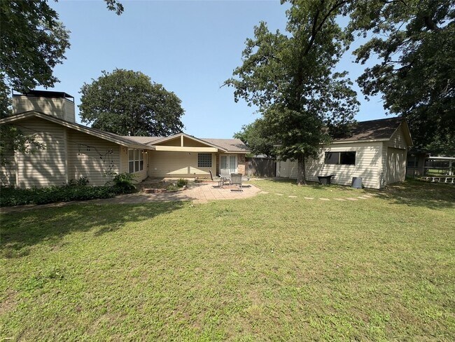Building Photo - 2614 W Newton Cir