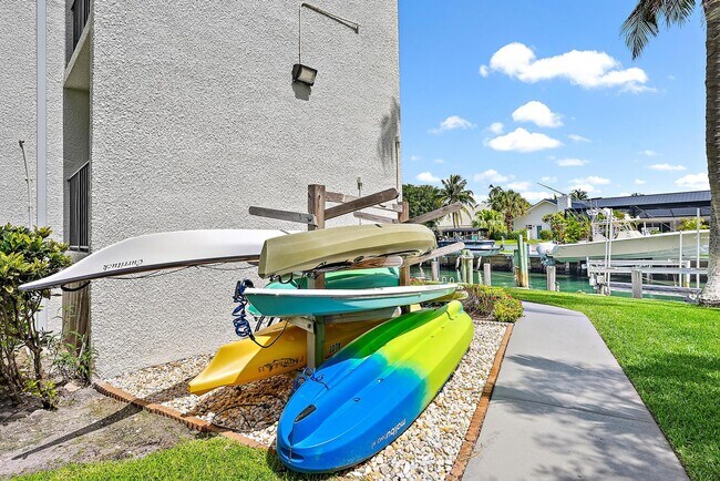 Building Photo - 105 Paradise Harbour Blvd