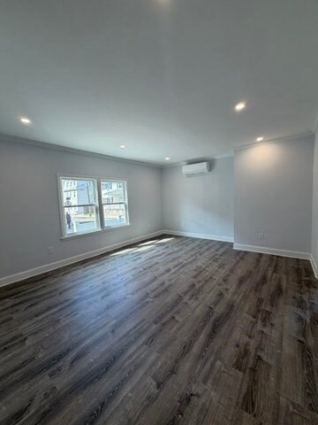 Building Photo - 220 5th St