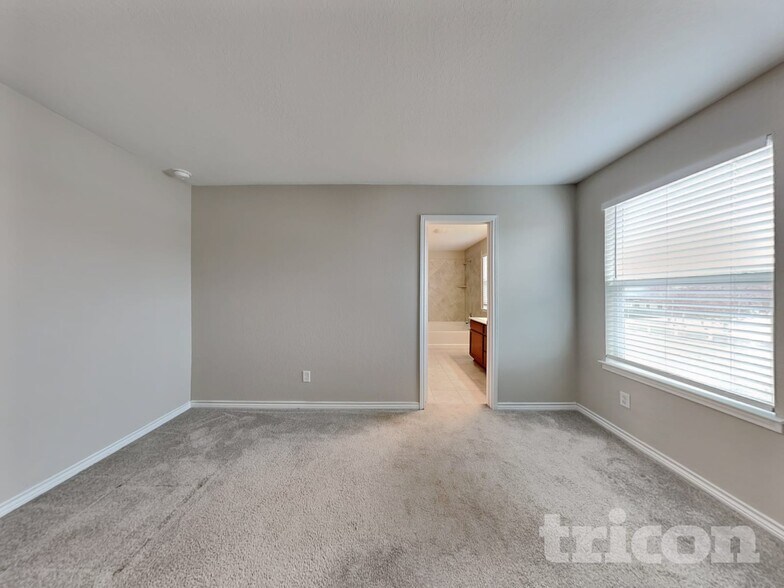 Building Photo - 601 Lost Pond