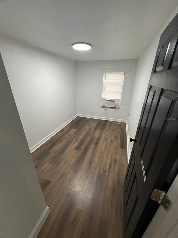 Building Photo - 5195 Countryside Ct