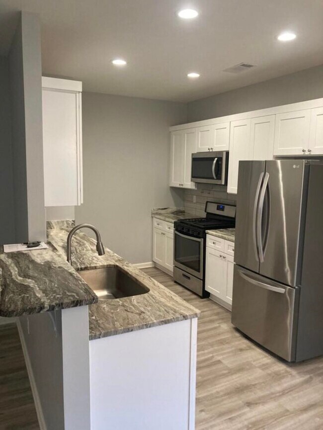 Building Photo - 56 S Meadows Cove