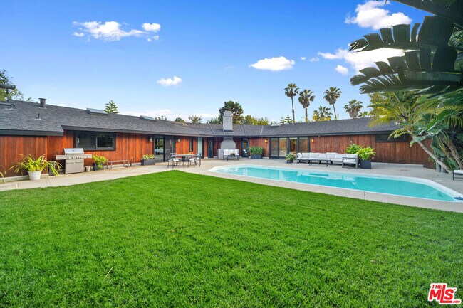 Building Photo - 6522 Wildlife Rd