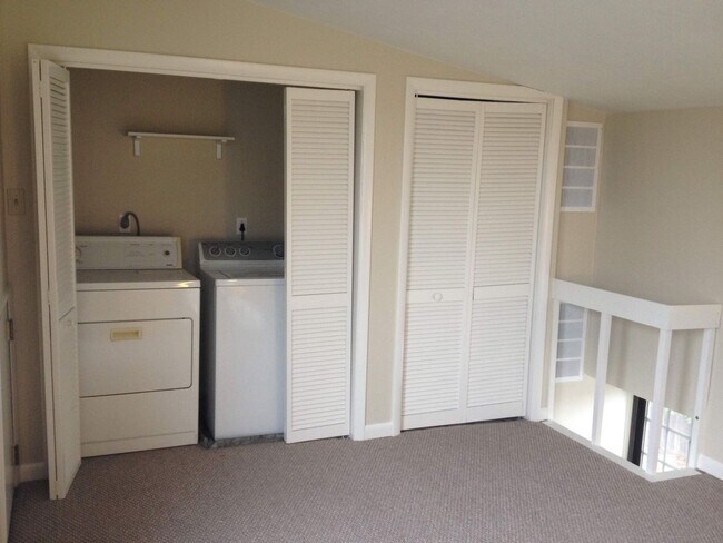 Building Photo - 234 W Clarke Ave