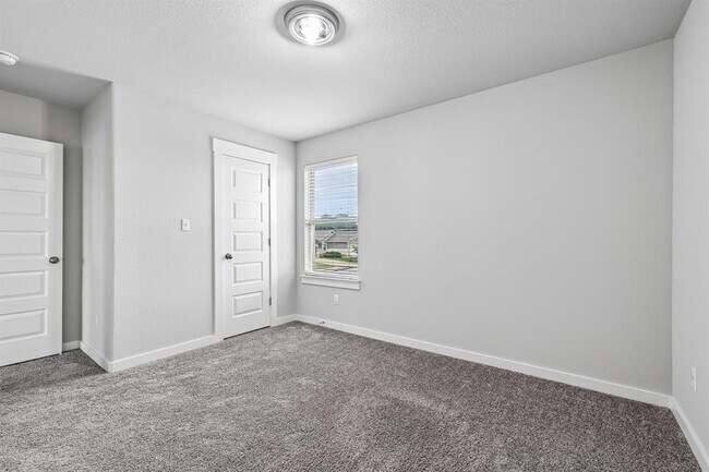 Building Photo - 160 Syrah Ct