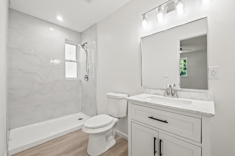 Building Photo - 34 Cross St