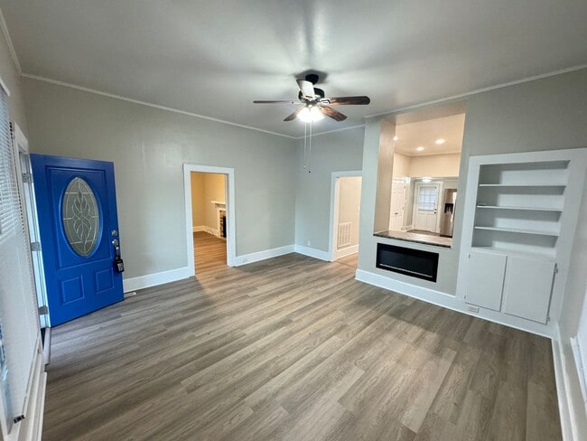 Building Photo - Fully remodeled, 2 bed 1 bath house, Walk to downtown Kannapolis!