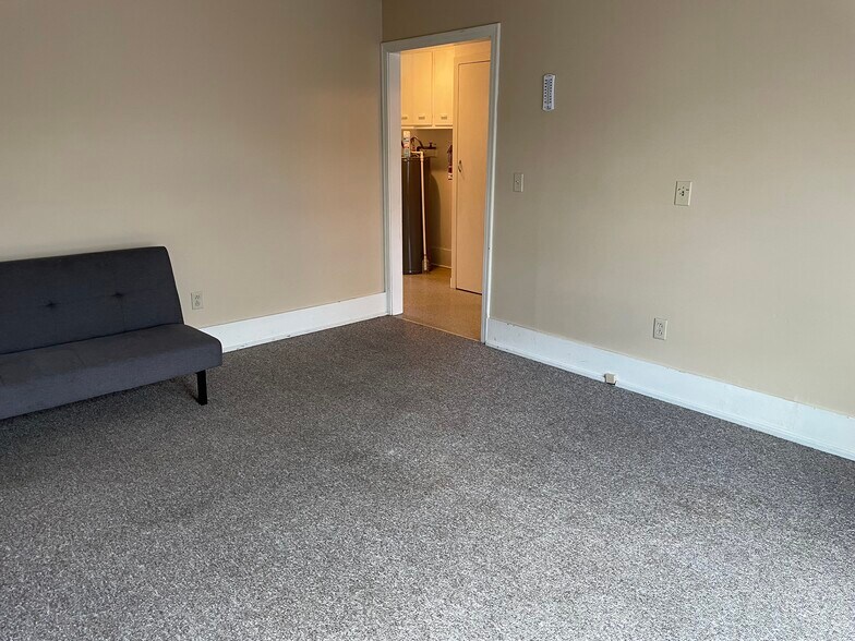 Building Photo - 108 Erie St