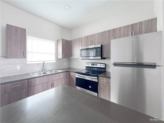 Building Photo - 1609 W Cortlandt St