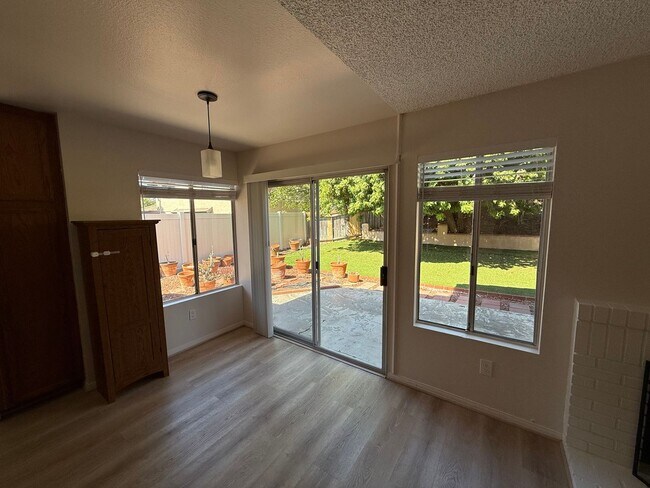 Building Photo - Wonderful 4 Bedroom 2-story Townhome in "F...