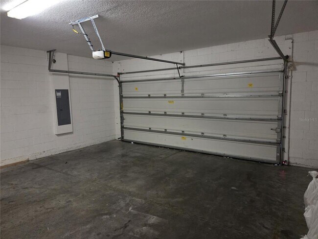 Building Photo - 5040 Beauclair St