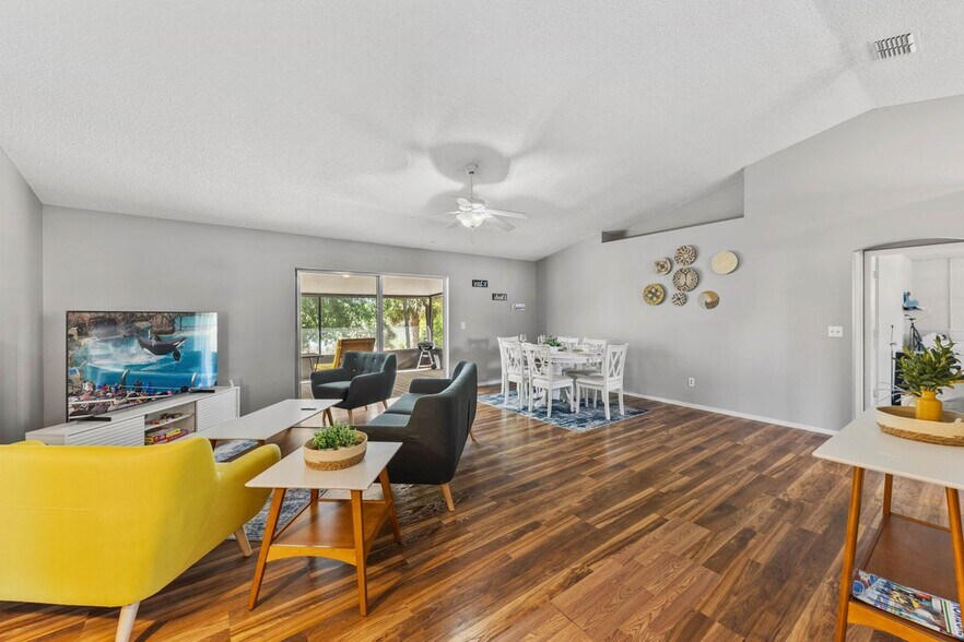 Building Photo - 7694 Indian Ridge Trail S