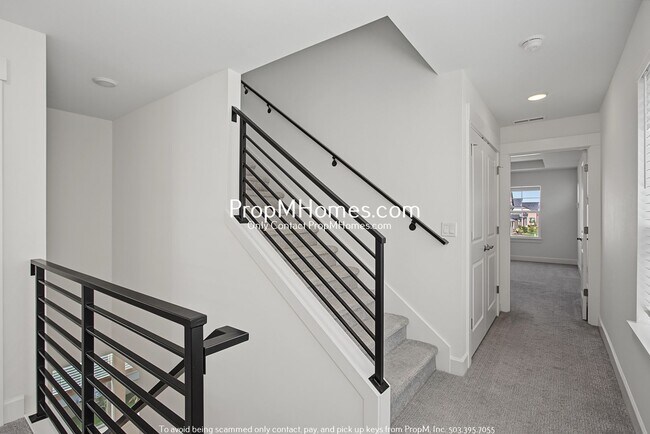 Building Photo - 3614 SE Nebula Ln