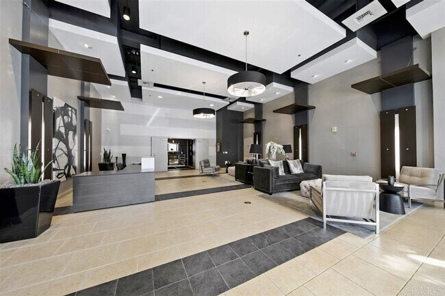 Building Photo - Beautiful Condo Adjacent to Petco Park - P...